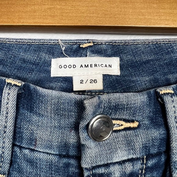 Like New Good American Good Waist Crop w/ Chewed Hem - Size 2/26 - Picture 4 of 10